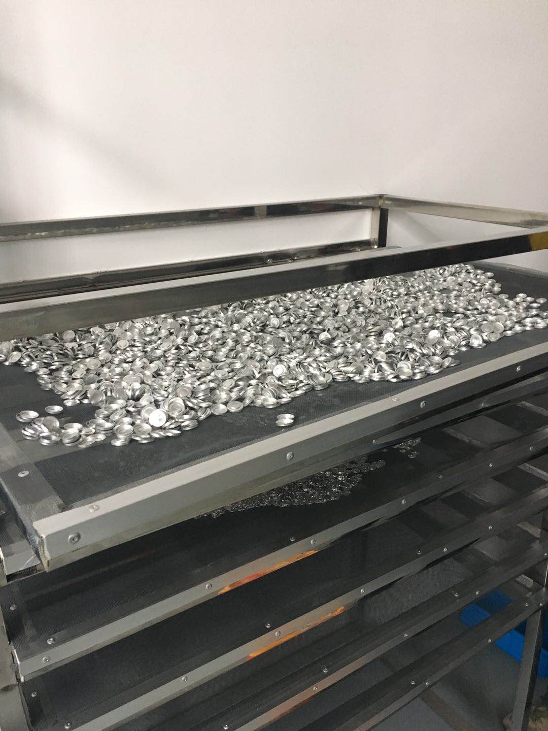 使用REMA高閃點碳氫清洗劑清洗鋰電池觸片案例