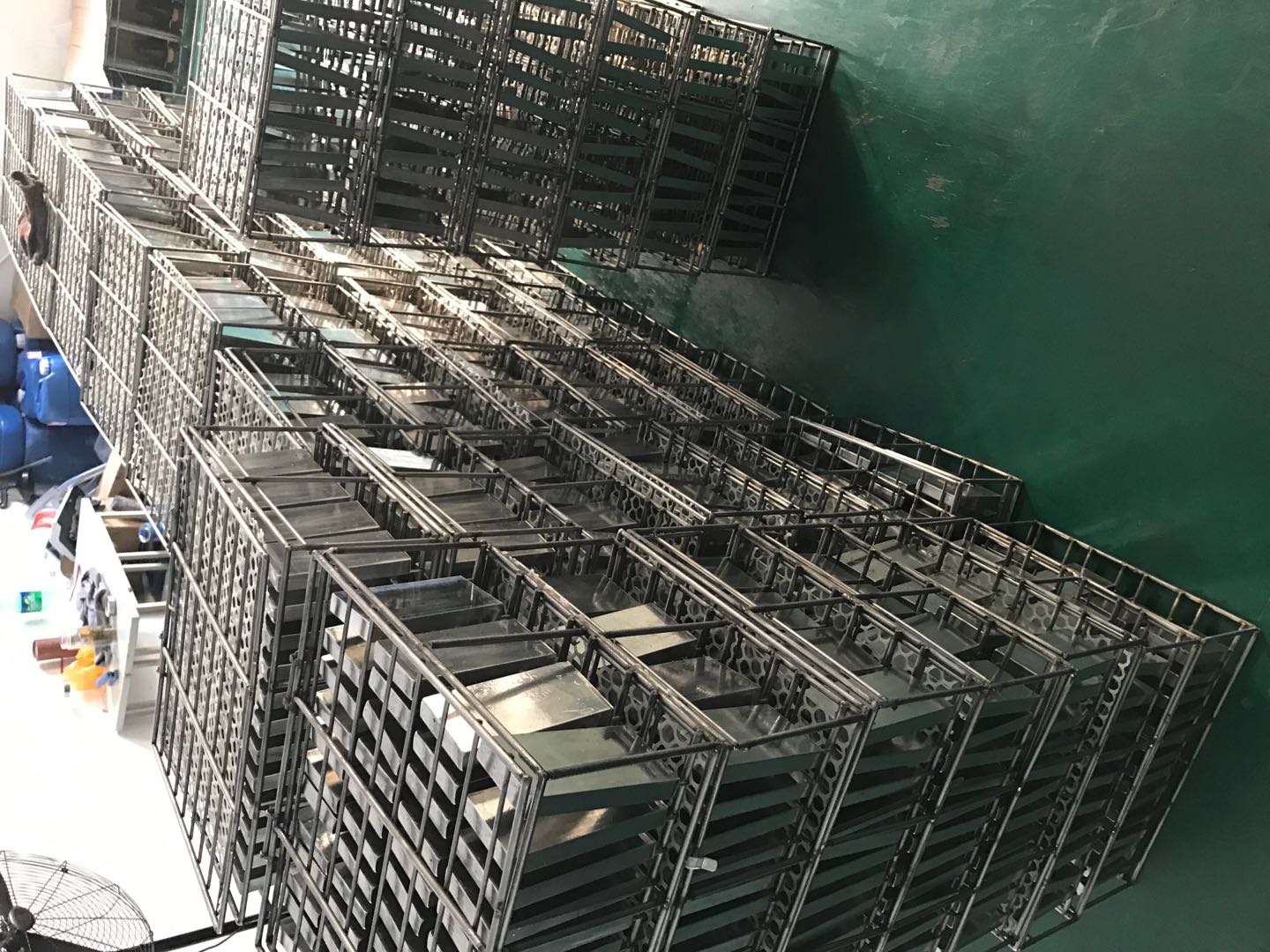 電池外（wài）殼使用水性清洗劑除油（yóu）案例-新能源汽車電池外殼（ké）清洗